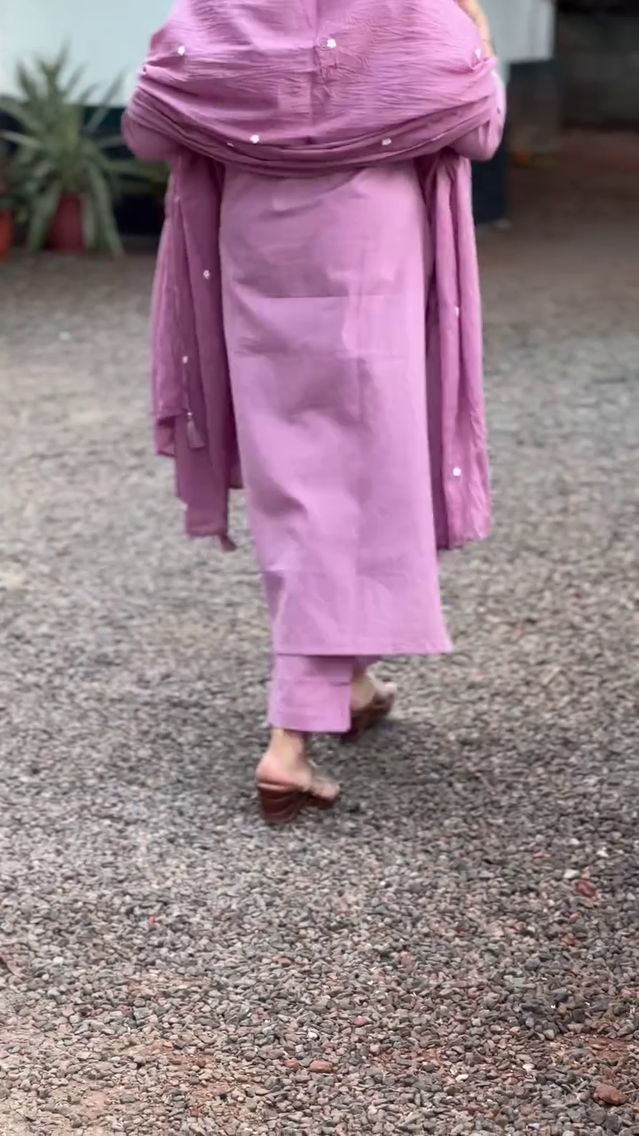 Floral Embroidered Thread Work Pure Cotton Kurta With Trousers & Dupatta - Image 5