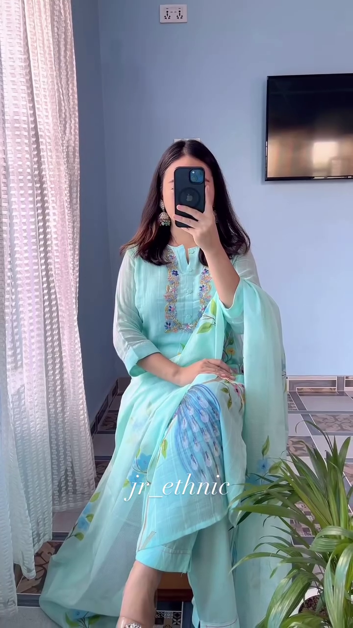 Women Cotton Rayon Kurta Pant Dupatta Set - Image 9
