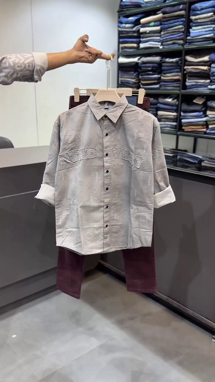 Men Slim Fit Opaque Printed Casual Shirt - Image 4