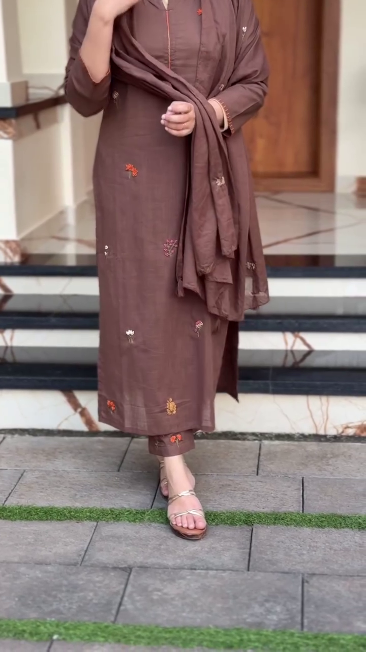 Women’s Pure Fine Cotton Embroidered Kurti Pant Dupatta Set - Image 4