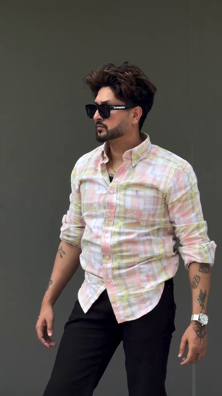 Men Checked Spread Collar Cotton Casual Shirt