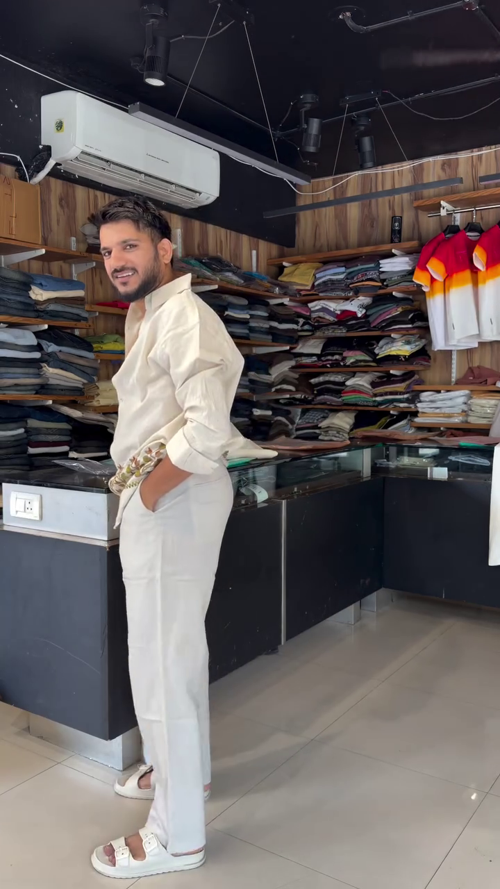 Spread Collar Relaxed Fit Linen Shirt - Image 4