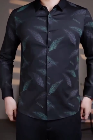 Men Navy Regular Fit Abstract Print Casual Shirt