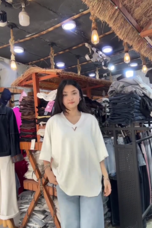 Women Red Solid Round Neck T-shirt